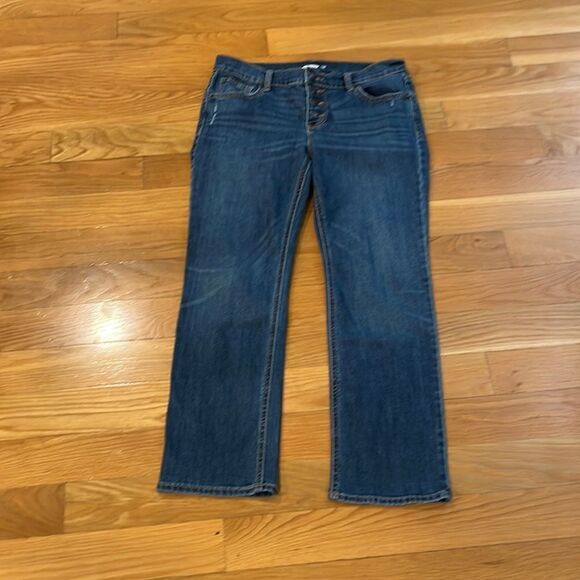 OLD navy flare ankle little distressed size 6. - Picture 1 of 7